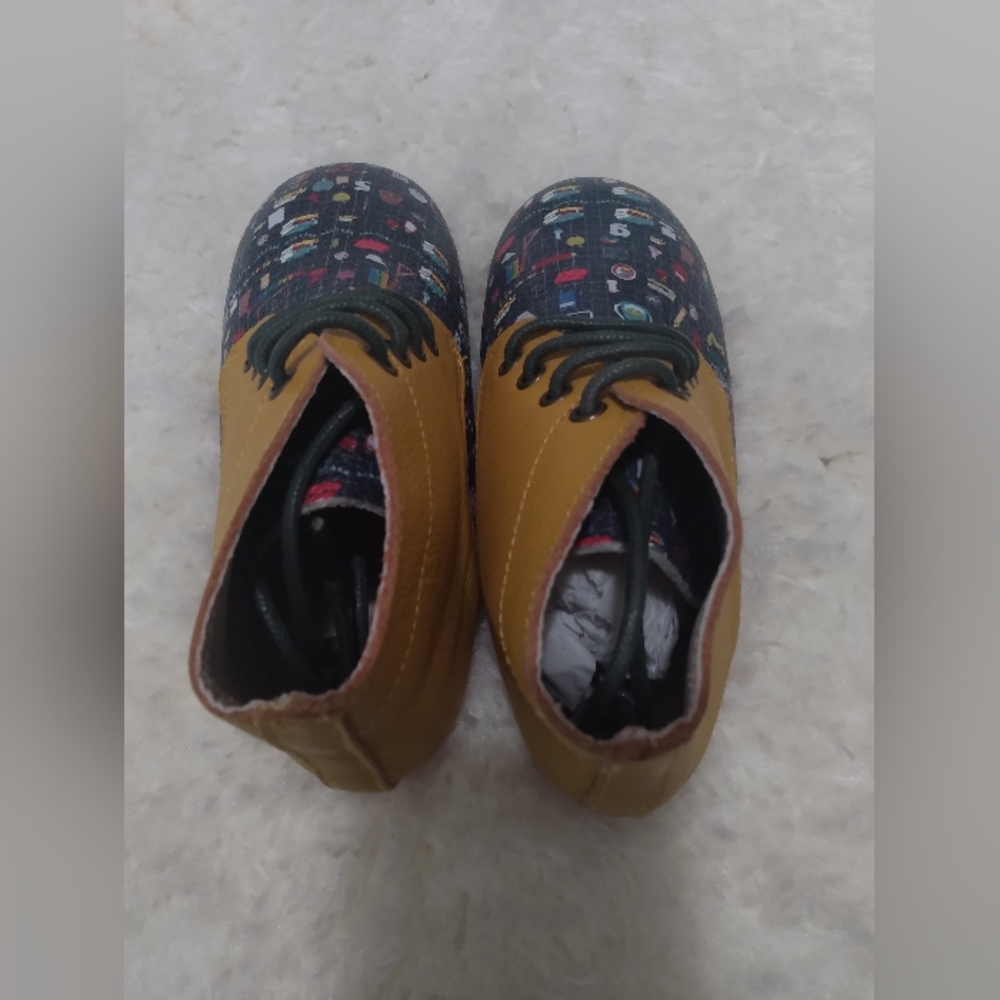 NWT toddler girls 10/11 school design shoes - Picture 3 of 6